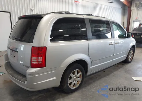 2010 Chrysler Town & Country Touring z USA, uszkodzony, nr VIN 2A4RR5D15AR432209